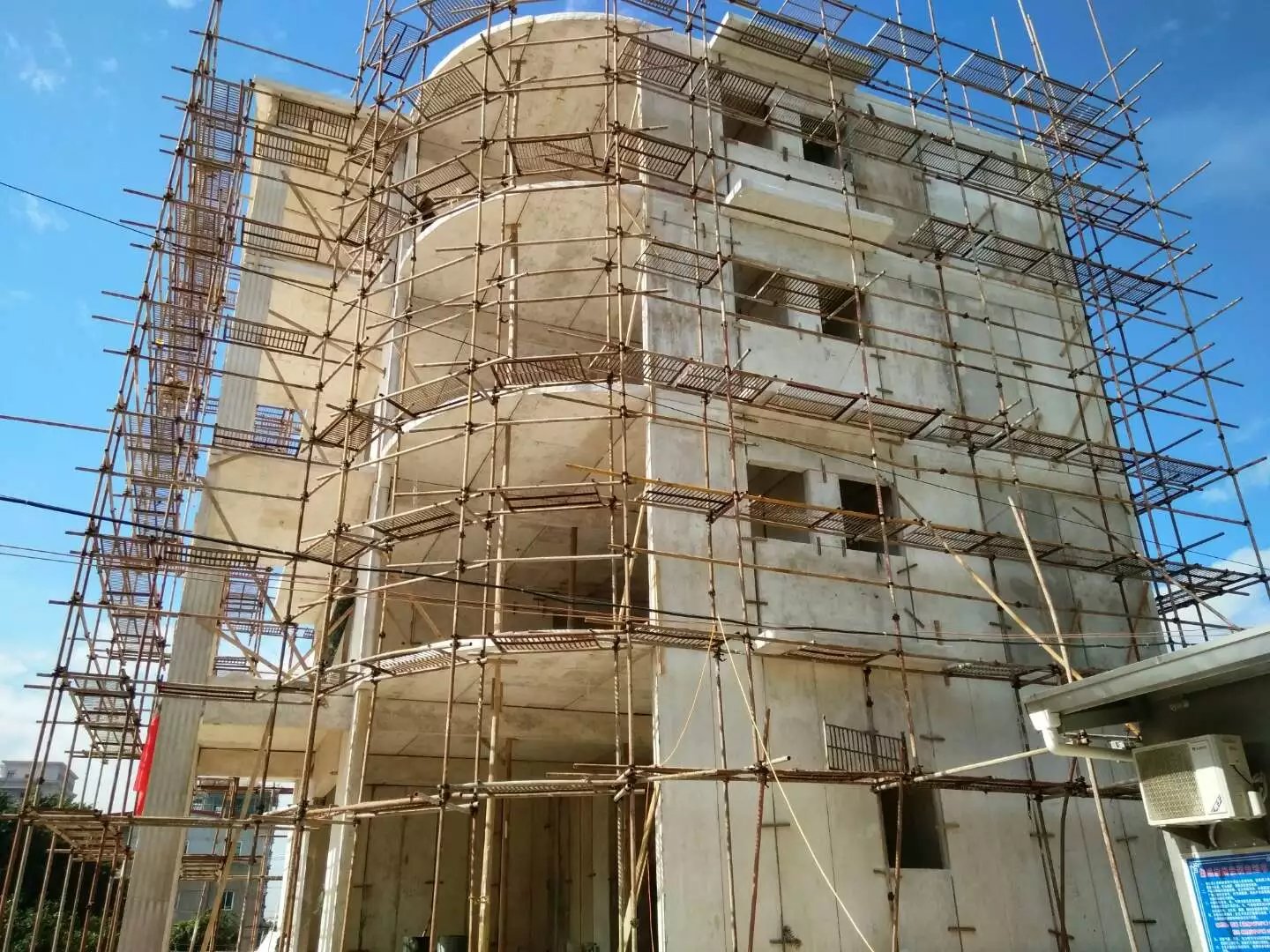 甘孜星河绿色环保装配式建材在福建修建的五层别墅建筑